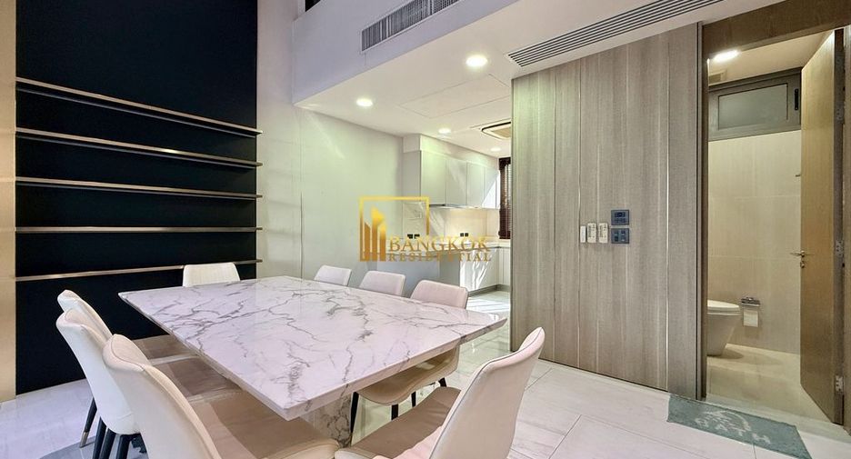 For rent 4 bedrooms townhouse in Watthana, Bangkok