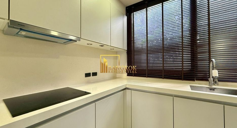 For rent 4 bedrooms townhouse in Watthana, Bangkok