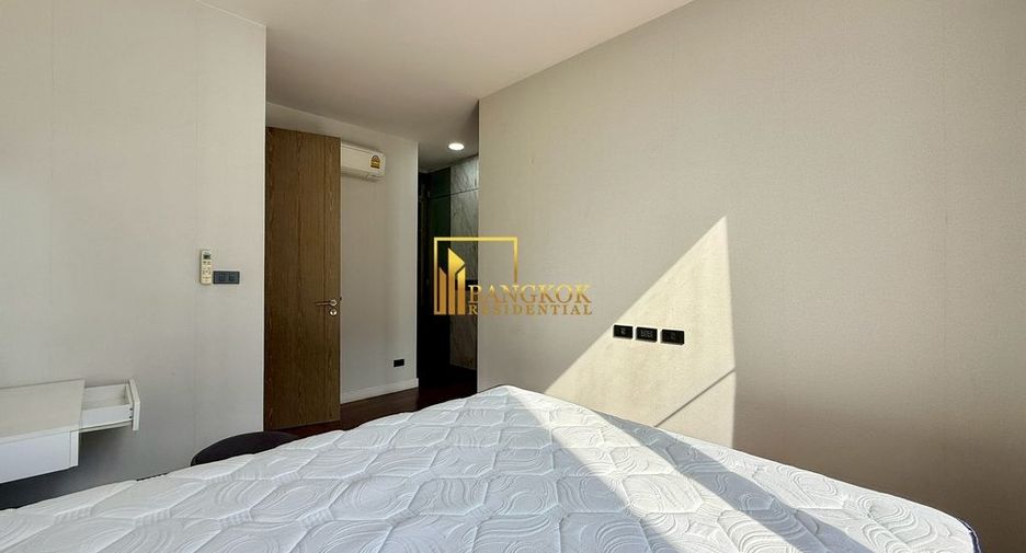 For rent 4 bedrooms townhouse in Watthana, Bangkok