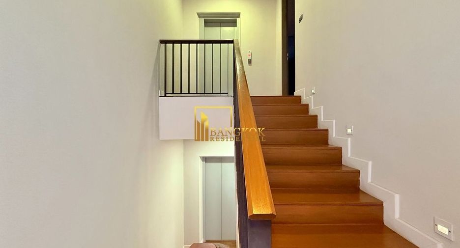 For rent 4 bedrooms townhouse in Watthana, Bangkok
