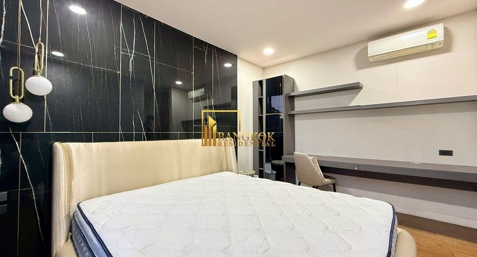 For rent 4 bedrooms townhouse in Watthana, Bangkok