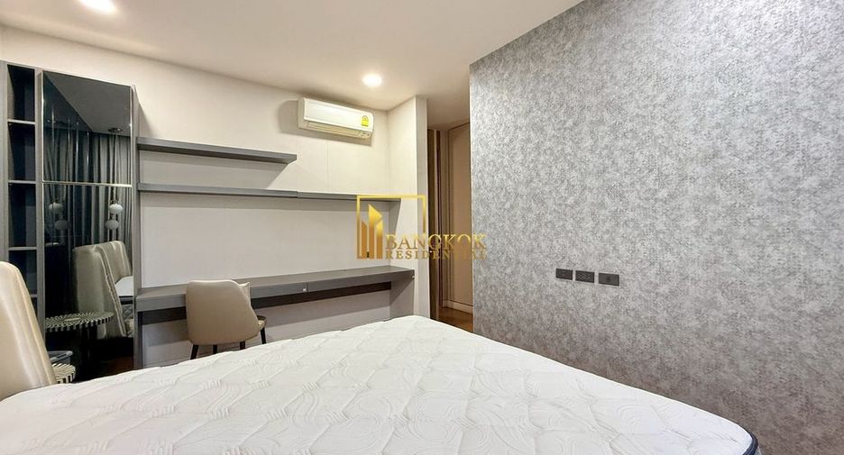 For rent 4 bedrooms townhouse in Watthana, Bangkok