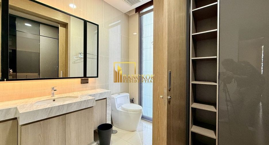 For rent 4 bedrooms townhouse in Watthana, Bangkok