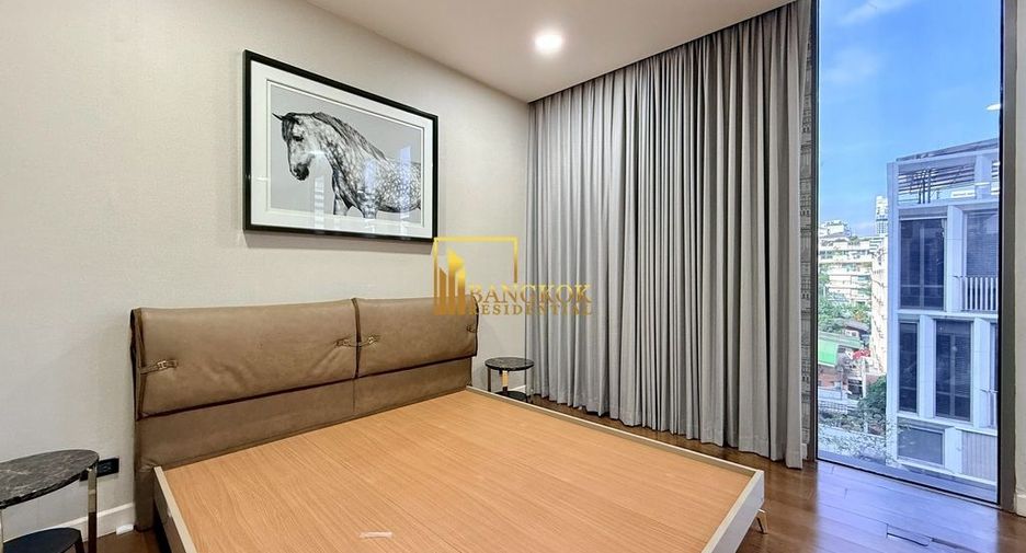 For rent 4 bedrooms townhouse in Watthana, Bangkok