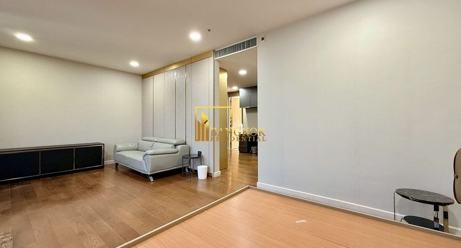 For rent 4 bedrooms townhouse in Watthana, Bangkok