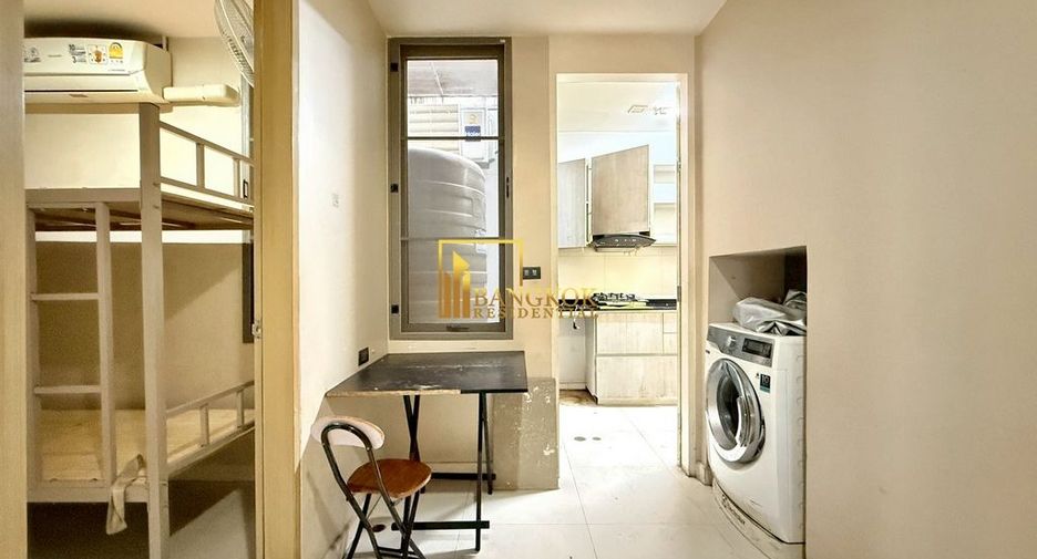For rent 4 bedrooms townhouse in Watthana, Bangkok