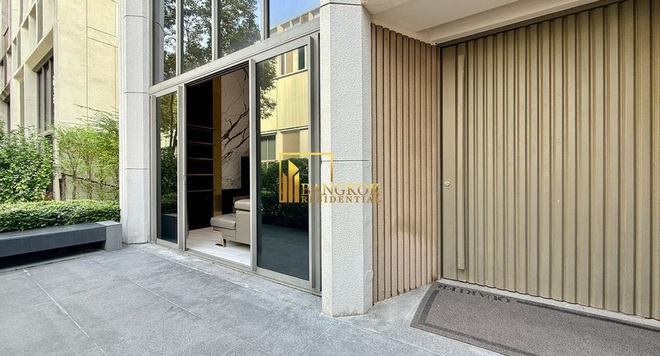 For rent 4 bedrooms townhouse in Watthana, Bangkok