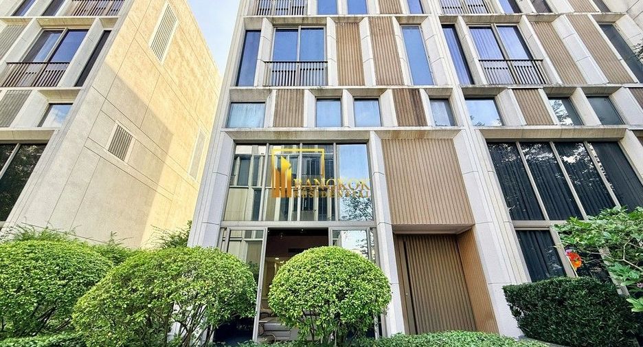 For rent 4 bedrooms townhouse in Watthana, Bangkok