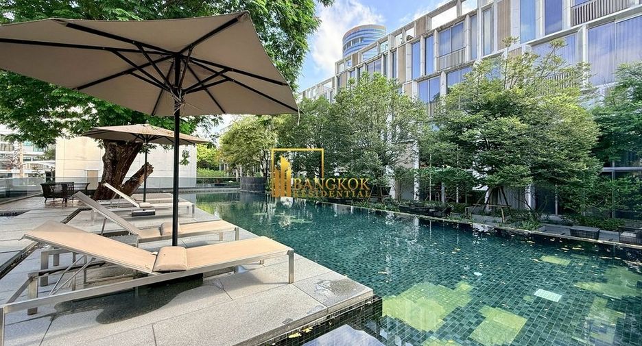 For rent 4 bedrooms townhouse in Watthana, Bangkok
