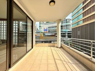 For rent 4 bedrooms apartment in Khlong Toei, Bangkok