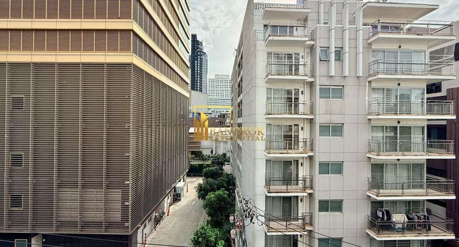 For rent 4 bedrooms apartment in Khlong Toei, Bangkok