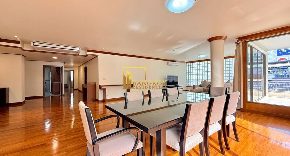 For rent 4 bedrooms apartment in Khlong Toei, Bangkok