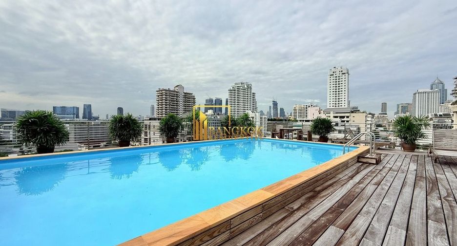 For rent 4 bedrooms apartment in Khlong Toei, Bangkok