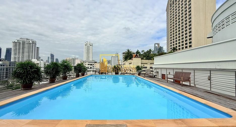 For rent 4 bedrooms apartment in Khlong Toei, Bangkok