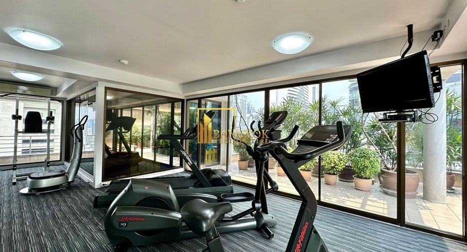 For rent 4 bedrooms apartment in Khlong Toei, Bangkok