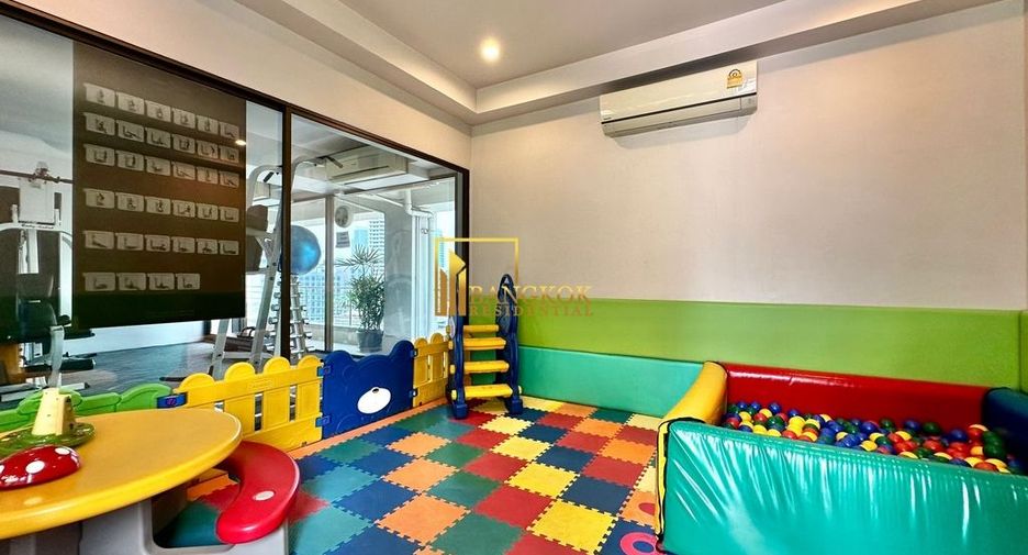For rent 4 bedrooms apartment in Khlong Toei, Bangkok