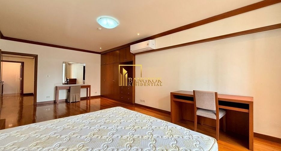 For rent 4 bedrooms apartment in Khlong Toei, Bangkok