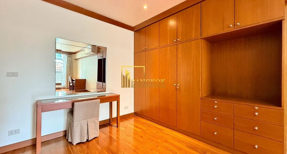 For rent 4 bedrooms apartment in Khlong Toei, Bangkok