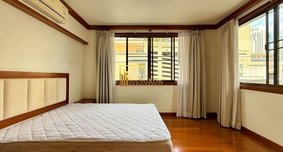 For rent 4 bedrooms apartment in Khlong Toei, Bangkok