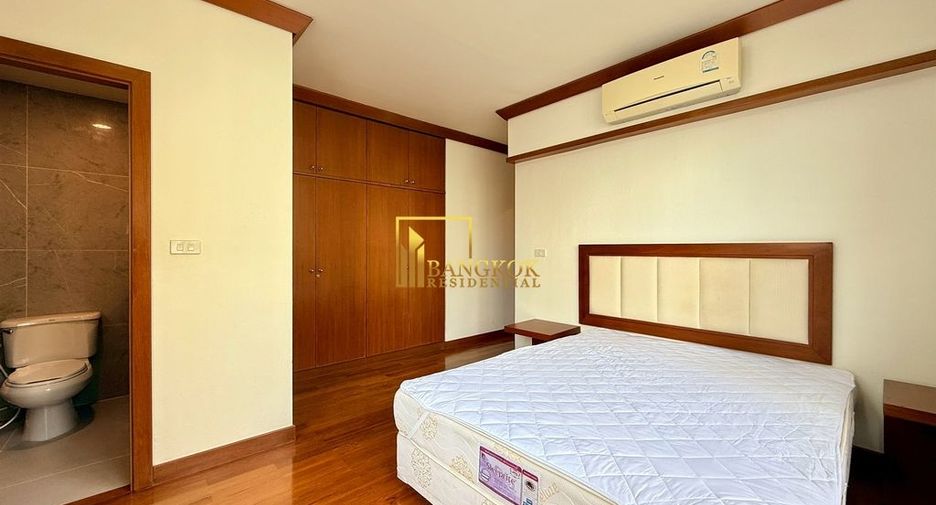 For rent 4 bedrooms apartment in Khlong Toei, Bangkok