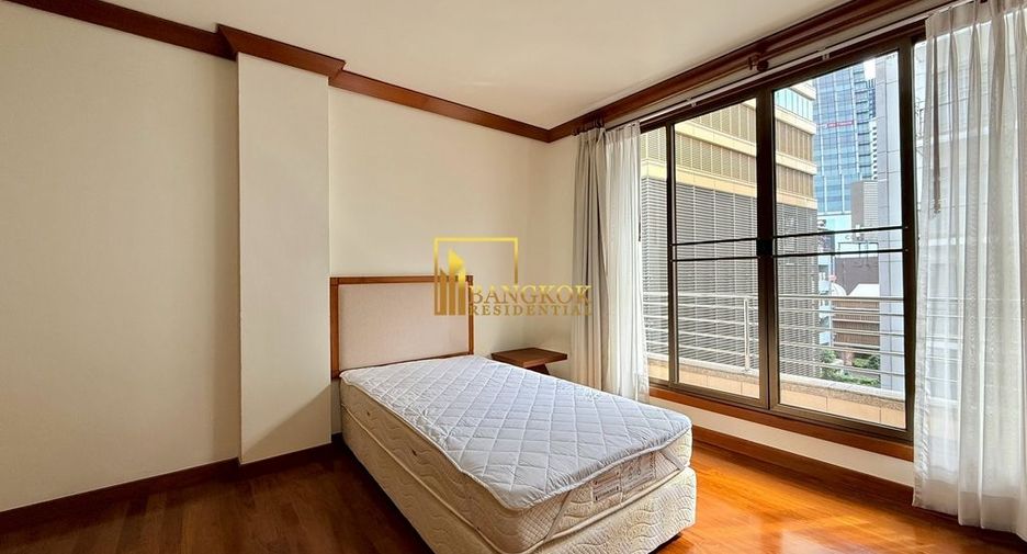 For rent 4 bedrooms apartment in Khlong Toei, Bangkok