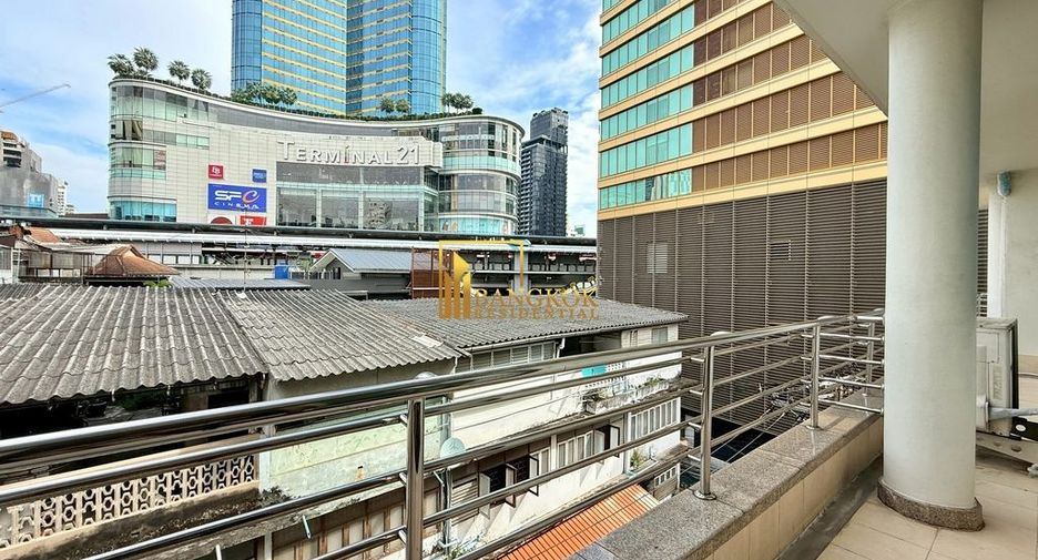 For rent 4 bedrooms apartment in Khlong Toei, Bangkok