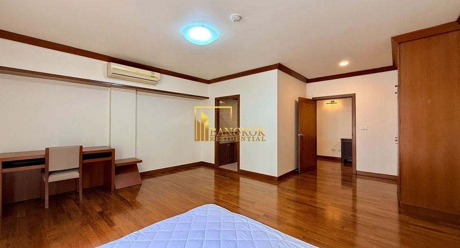 For rent 4 bedrooms apartment in Khlong Toei, Bangkok