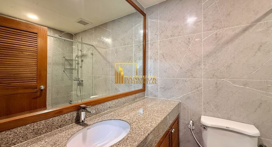 For rent 4 bedrooms apartment in Khlong Toei, Bangkok