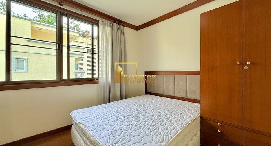 For rent 4 bedrooms apartment in Khlong Toei, Bangkok