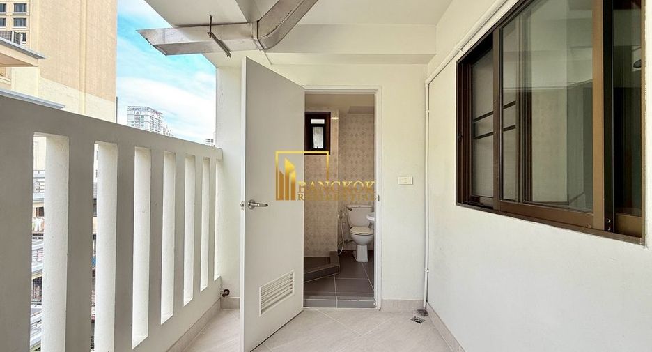For rent 4 bedrooms apartment in Khlong Toei, Bangkok