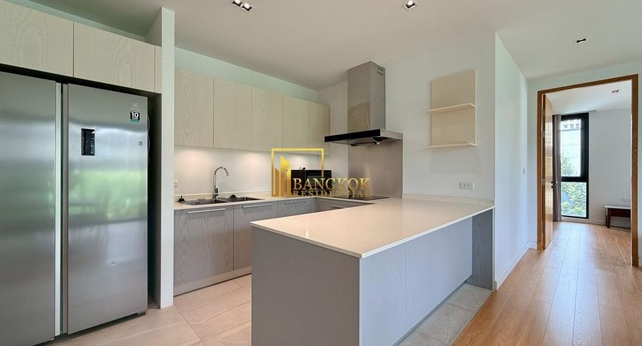 For rent 2 bedrooms apartment in Watthana, Bangkok