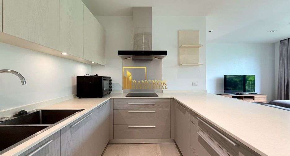 For rent 2 bedrooms apartment in Watthana, Bangkok