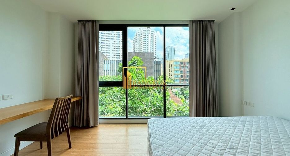 For rent 2 bedrooms apartment in Watthana, Bangkok
