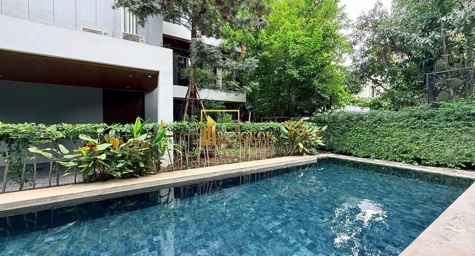 For rent 2 bedrooms apartment in Watthana, Bangkok