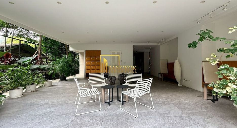 For rent 2 bedrooms apartment in Watthana, Bangkok