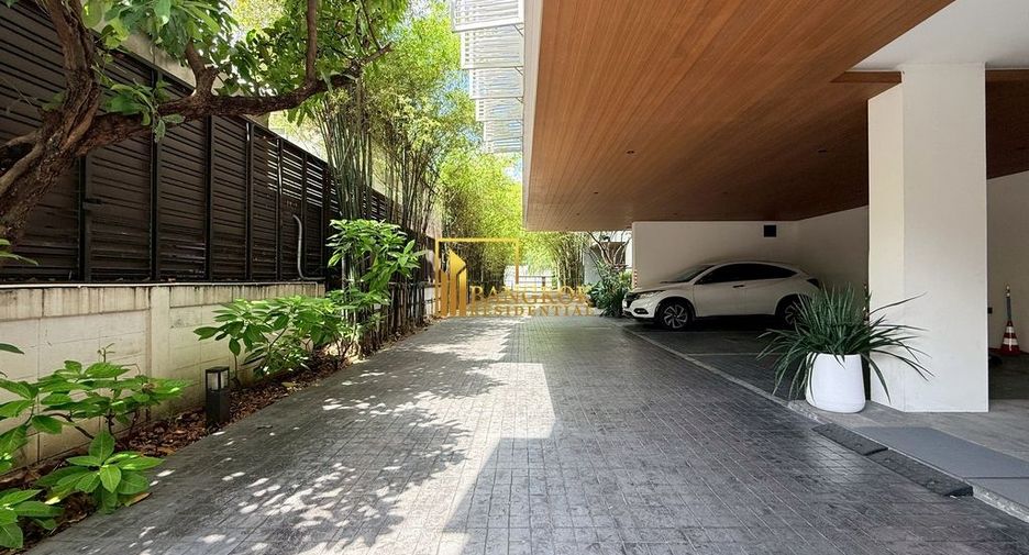 For rent 2 bedrooms apartment in Watthana, Bangkok