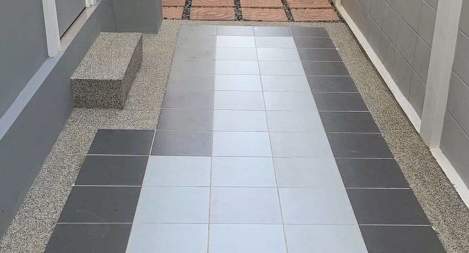 For rent 3 bedrooms house in Saraphi, Chiang Mai