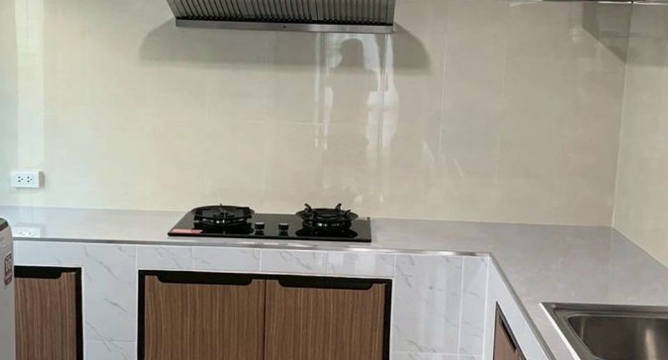 For rent 3 bedrooms house in Saraphi, Chiang Mai