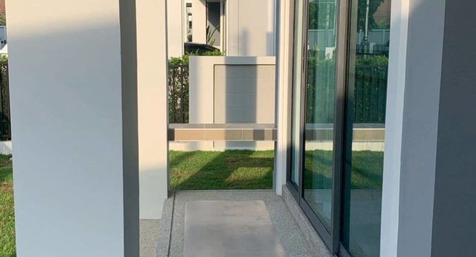 For rent 3 bedrooms house in Saraphi, Chiang Mai