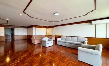 For rent 3 bedrooms apartment in Watthana, Bangkok