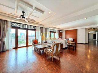 À louer 4 chambres appartement à Sathon, Bangkok