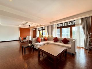 À louer 4 chambres appartement à Sathon, Bangkok