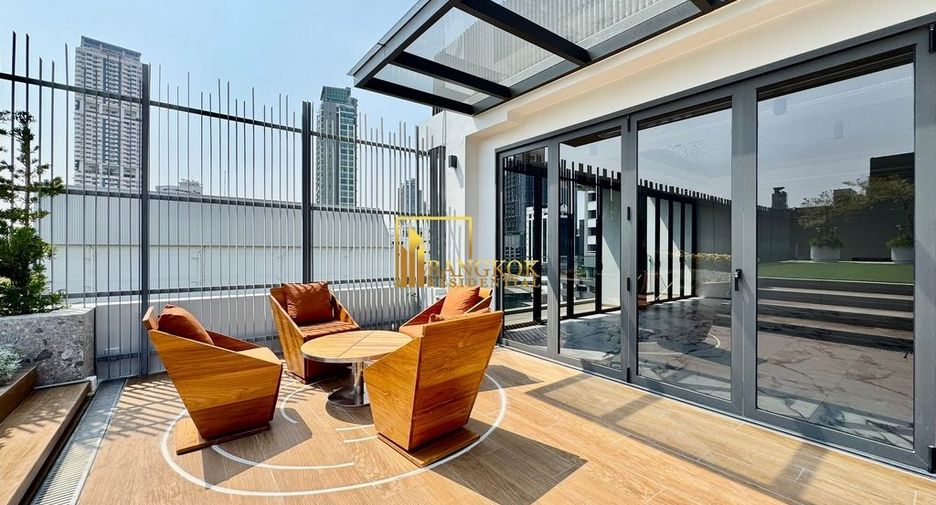 For rent 2 bedrooms apartment in Watthana, Bangkok