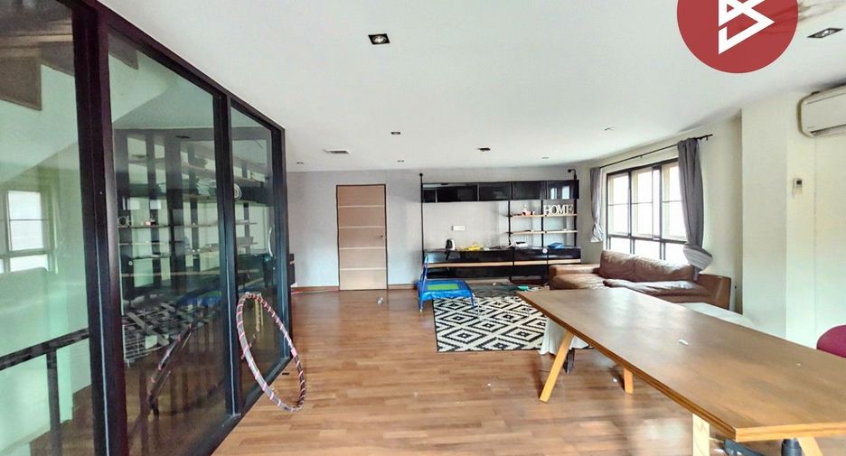 For sale 4 bedrooms retail Space in Bang Lamung, Chonburi