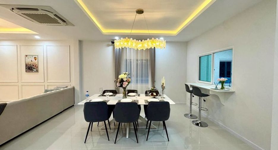 For sale 3 ベッドルーム villa in Bang Lamung, Chonburi