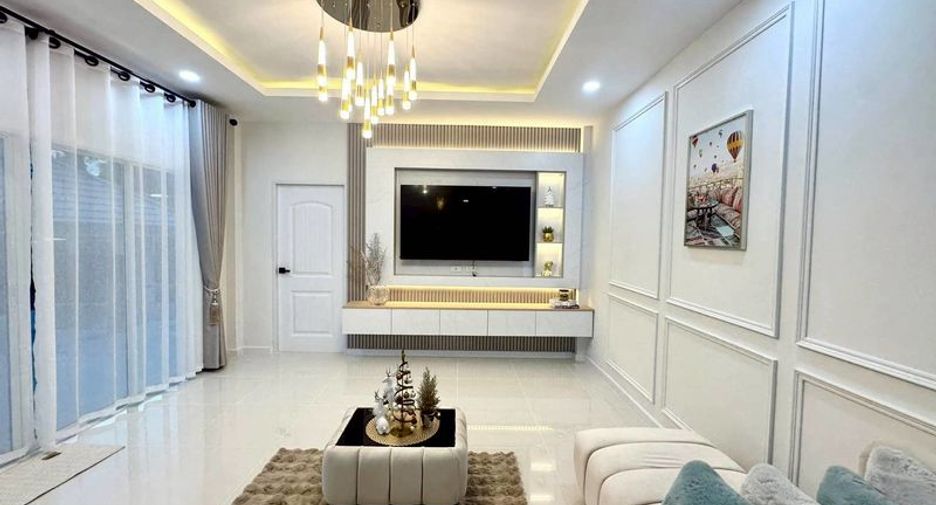 For sale 3 ベッドルーム villa in Bang Lamung, Chonburi