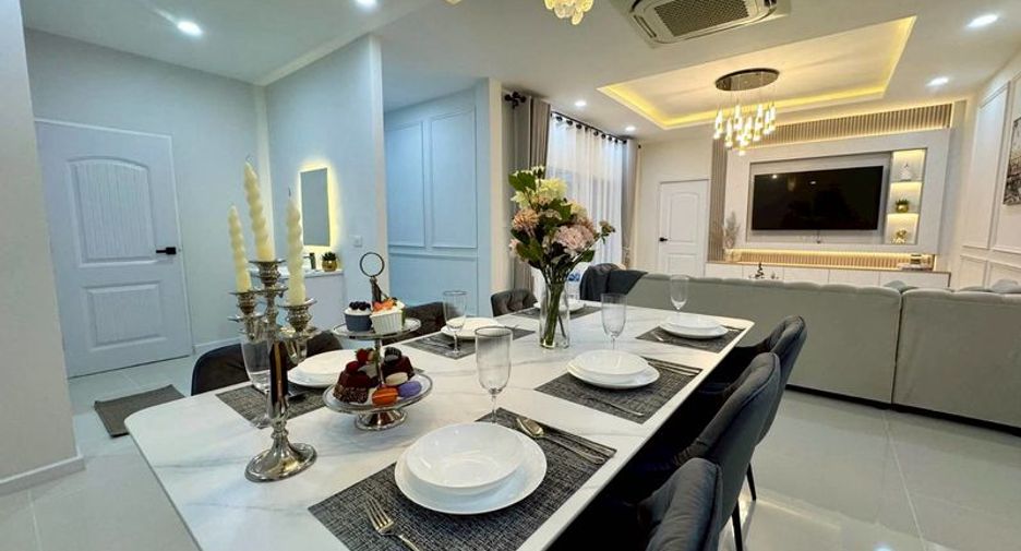 For sale 3 ベッドルーム villa in Bang Lamung, Chonburi