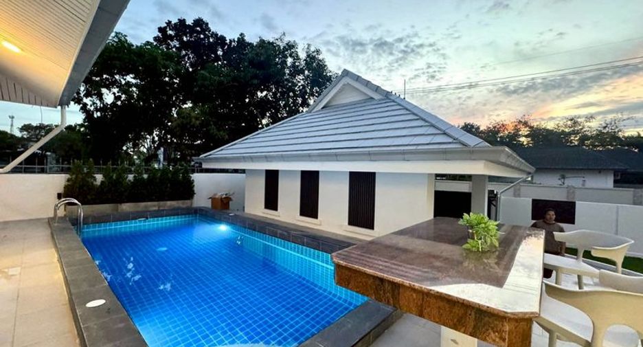 For sale 3 ベッドルーム villa in Bang Lamung, Chonburi
