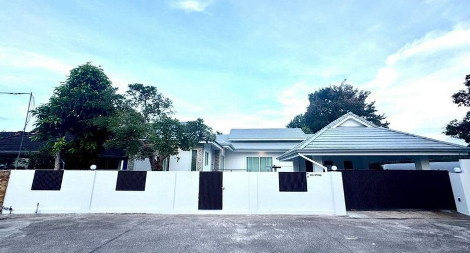 For sale 3 ベッドルーム villa in Bang Lamung, Chonburi