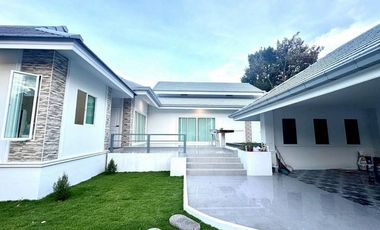 Villa zum Kauf mit 3 Zimmer in Bang Lamung, Chonburi